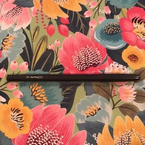 MAC pearlglide eyeliner in “Black Russian”